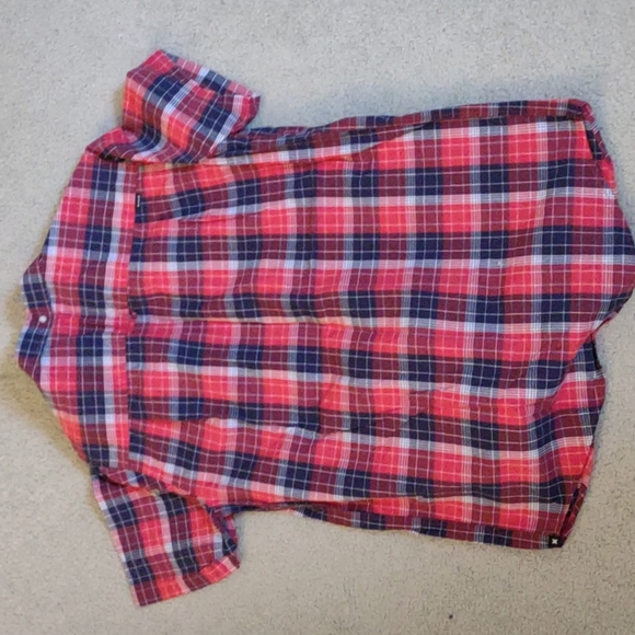 Men's Hurley Button down. Size Small - Picture 3 of 3